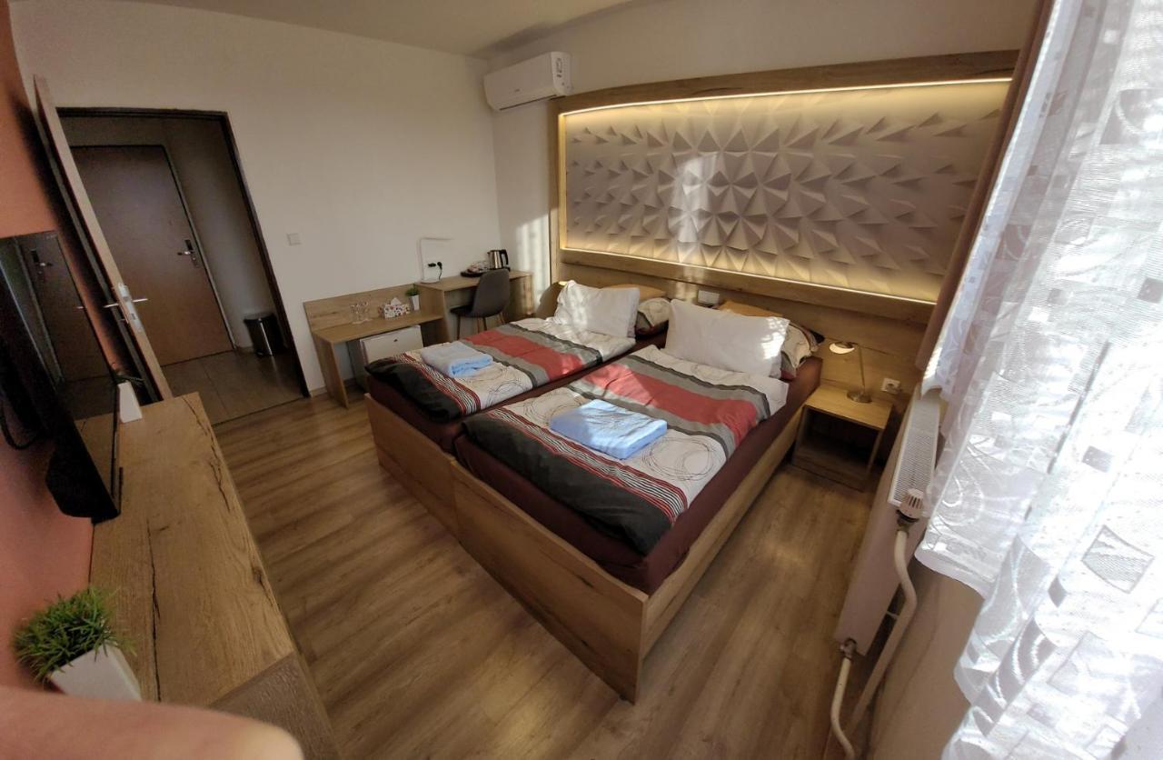 Hotel Gol Prostějov Екстериор снимка