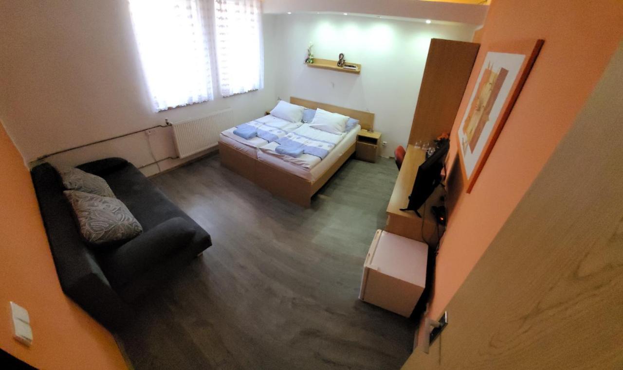 Hotel Gol Prostějov Екстериор снимка