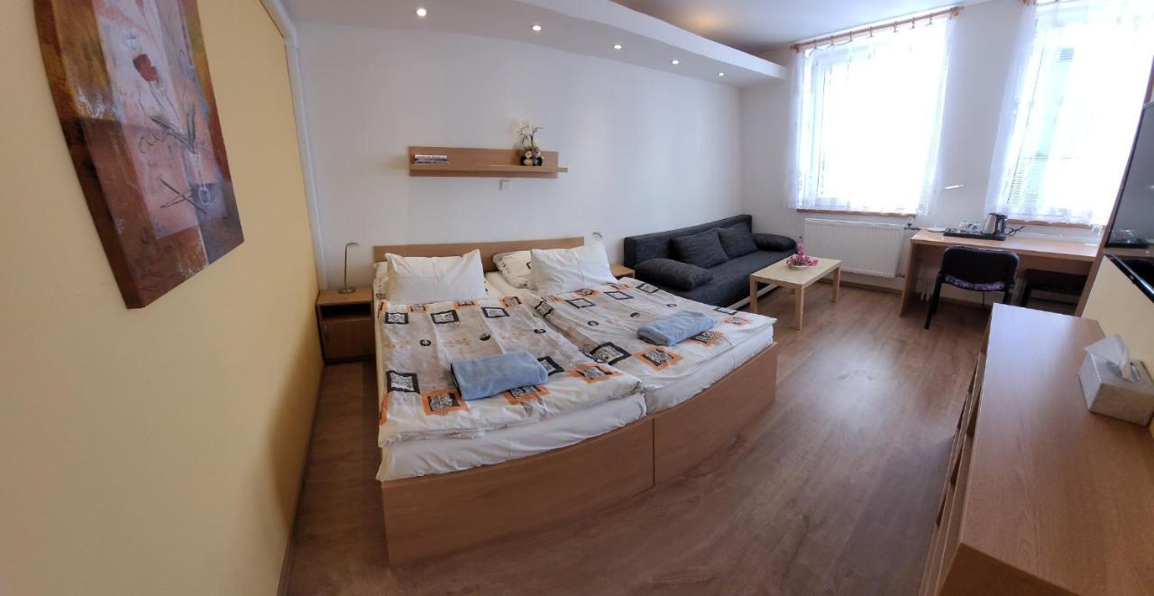 Hotel Gol Prostějov Екстериор снимка