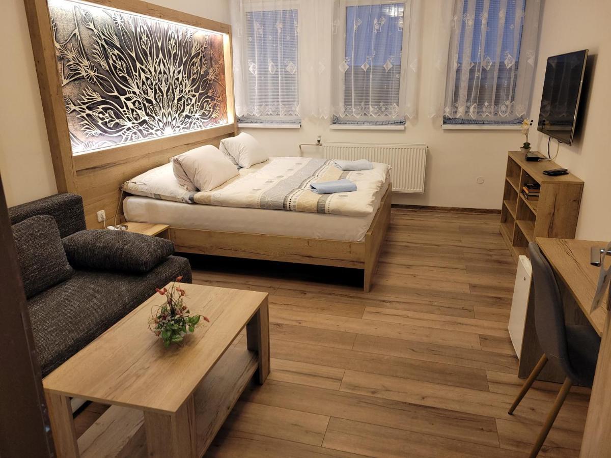 Hotel Gol Prostějov Екстериор снимка