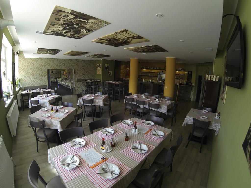 Hotel Gol Prostějov Екстериор снимка