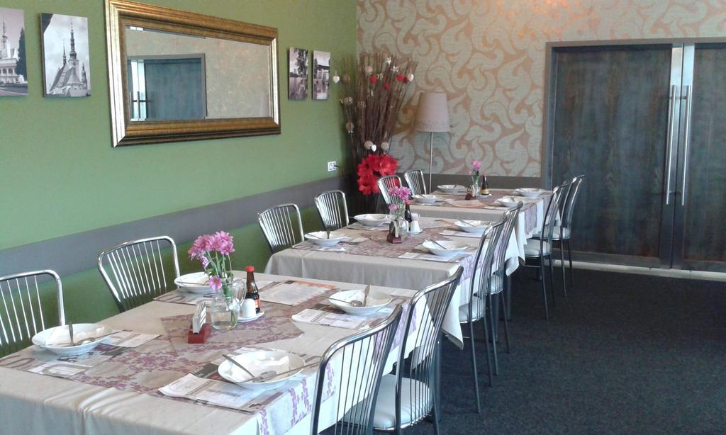 Hotel Gol Prostějov Екстериор снимка
