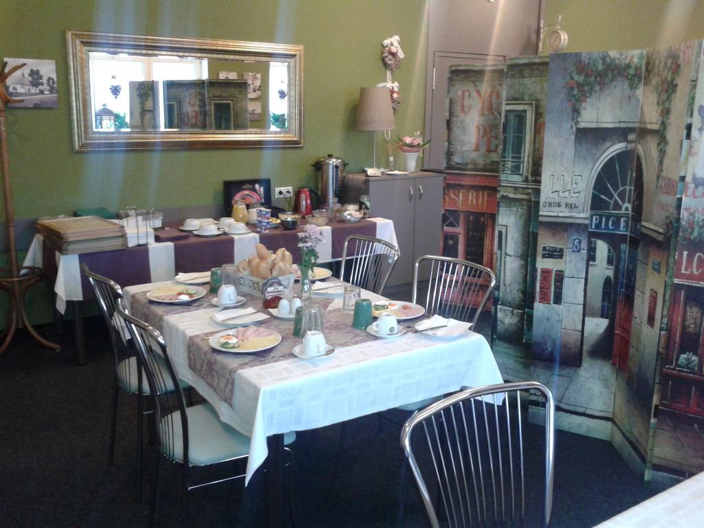 Hotel Gol Prostějov Екстериор снимка